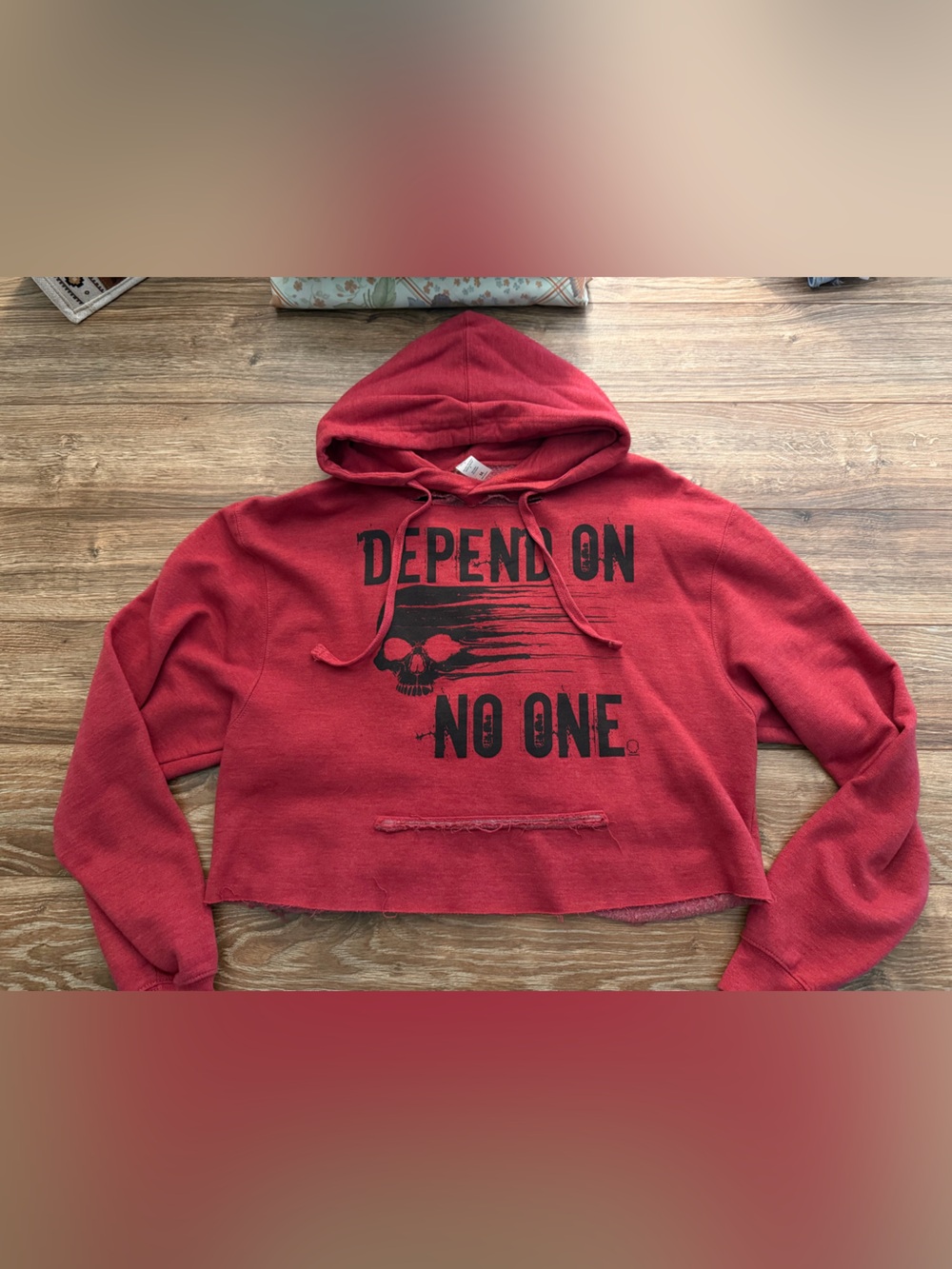 Red Cropped Graphic Hoodie with 'Depend On No One' Print